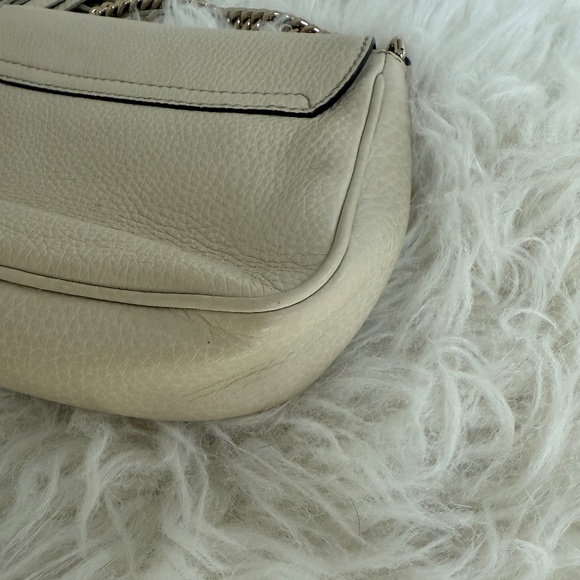 GUCCI SMALL SOHO FLAP BAG, WHITE - Picture 9 of 16